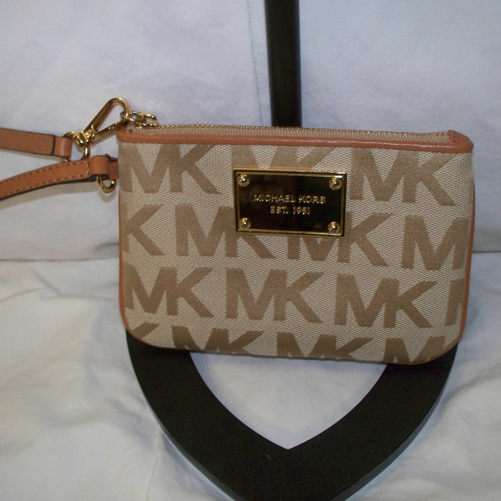 Michael Kor Jet Set Signature Small Wristlet~NWOT